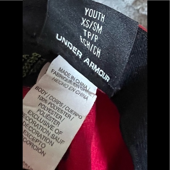 YOUTH X-Small Small Under Armour Boy’s Baseball Cap, Red, Used - Picture 3 of 3